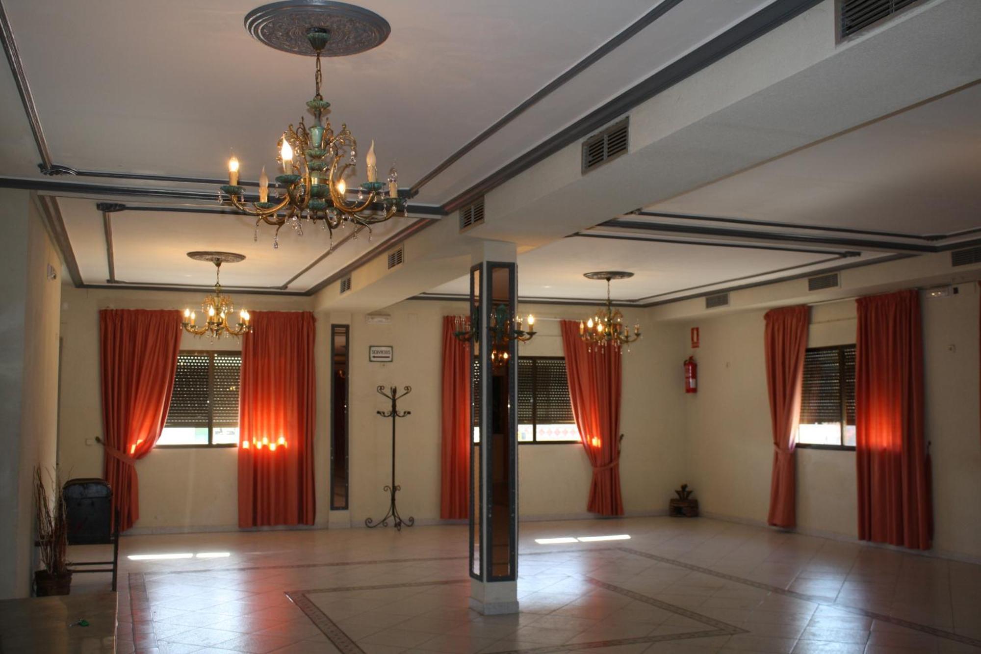 Hotel Carvajal Torrejón el Rubio Dış mekan fotoğraf