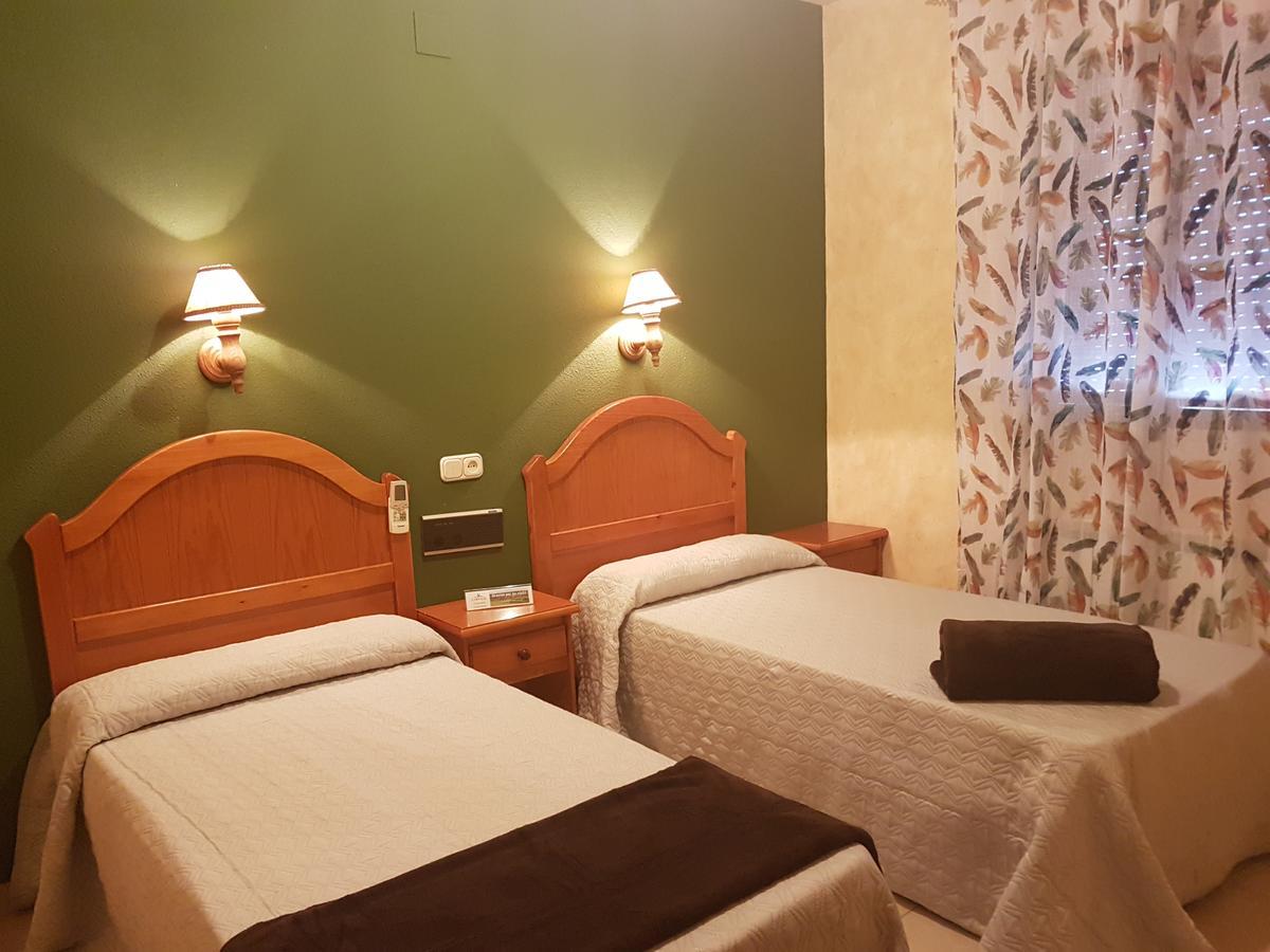 Hotel Carvajal Torrejón el Rubio Dış mekan fotoğraf