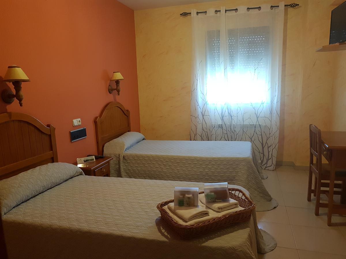 Hotel Carvajal Torrejón el Rubio Dış mekan fotoğraf